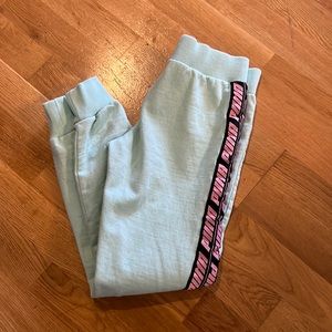 EUC Puma Sweats, size L